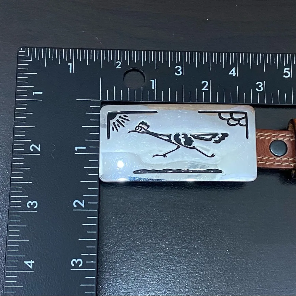 Vintage JORDACHE Brown Genuine Leegin Leather w/ Roadrunner Buckle Belt Size 26 - Image 12