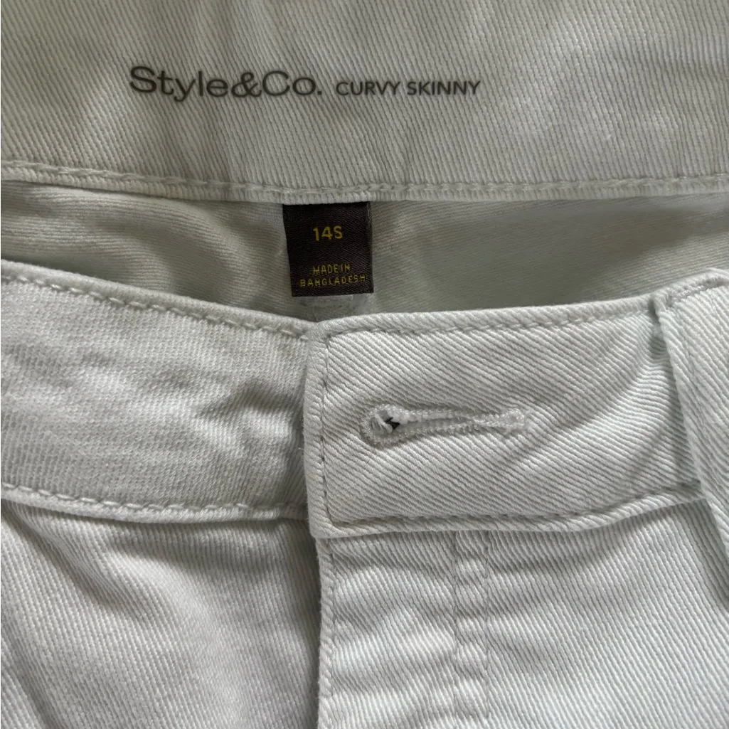 Chic! Women’s Style & Co white jeans size 14S - Image 3