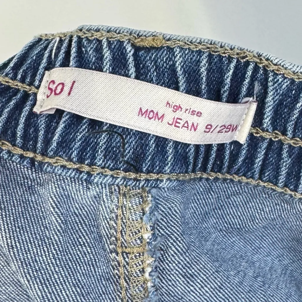 SO High Rise Mom Cargo Jogger Medium Wash Jeans 29 - Image 6