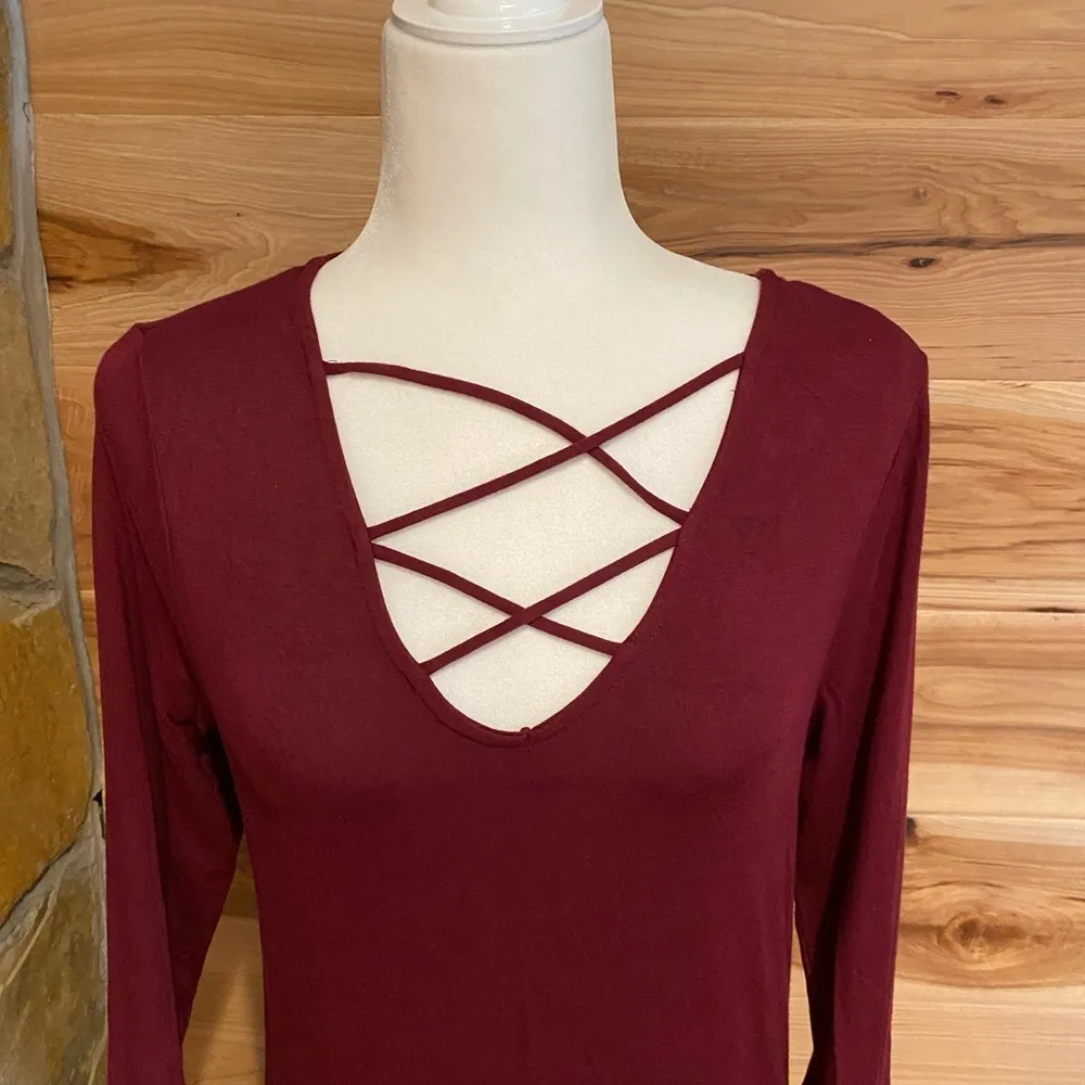 Maurices‎ 24/7 wine red dress size Medium - Image 2