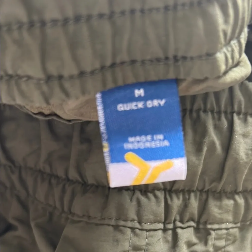 Old navy Olive Green Cargo Pants - Image 2