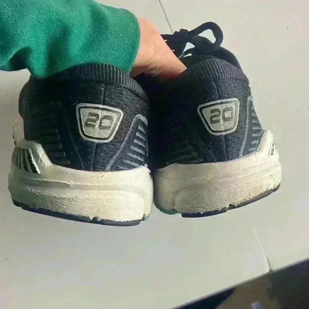 Brooks Womens Ariel 20 Running Shoes Size 10.5 B Blue Walking Comfort Cushioned - Image 2