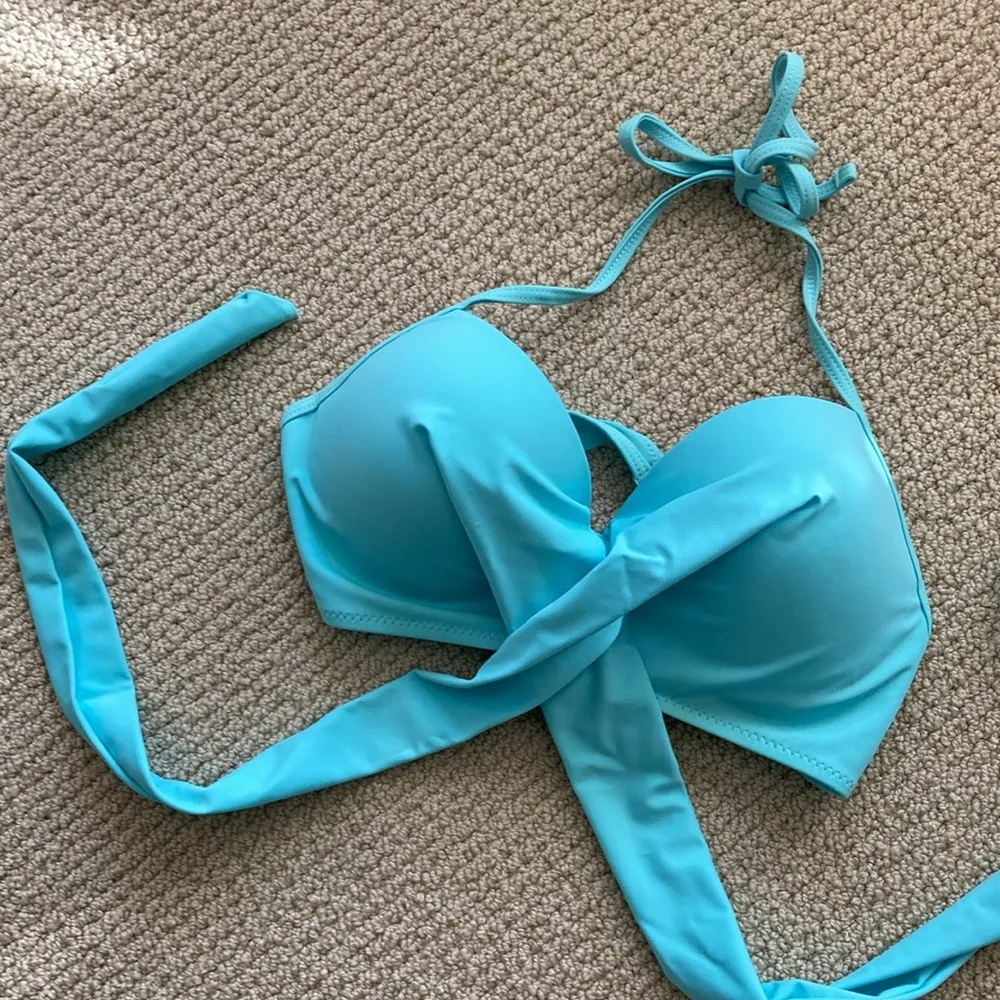 Cupshe Halter Wrap Style Underwire Bikini Top Aqua Women’s Size Medium VEUC - Image 2