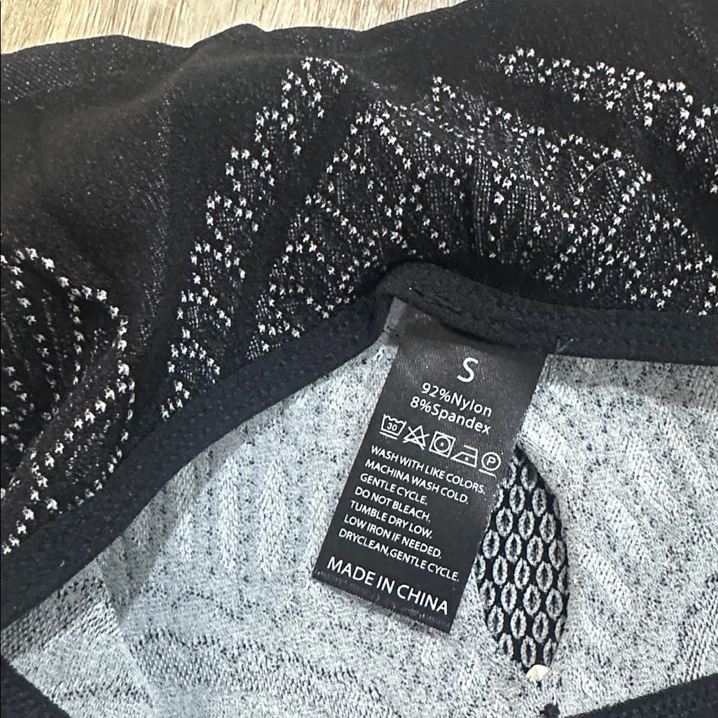 Black and Gray mesh see through sleeveless jumpsuit small - Image 5