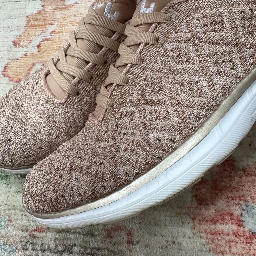 APL Athletic Propulsion Labs Techloom Phantom Rose Gold/Pink Women’s Shoe Size 7 - Image 4