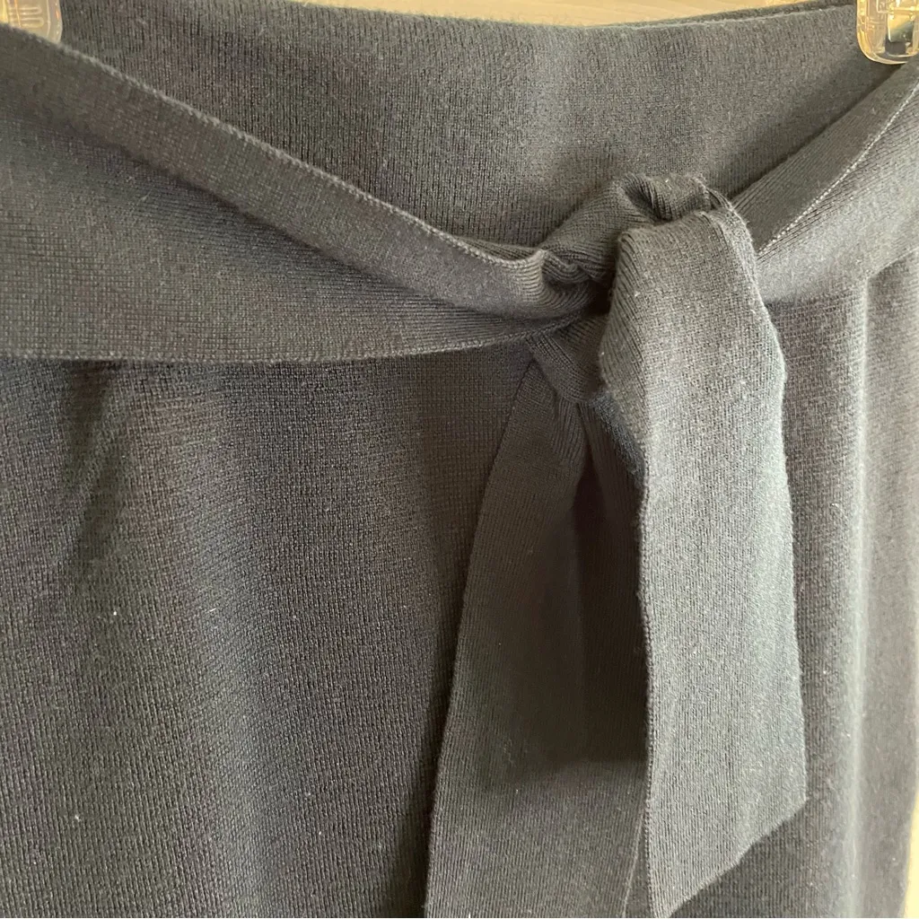 Club Monoco Elegant Dark blue  Wool Pencil Skirt With Tied Back Size Small chic - Image 6