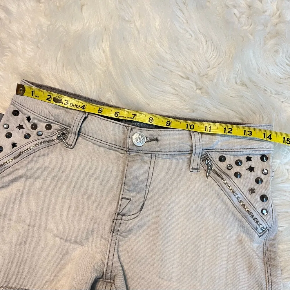 Rock & Republic Pixie Light gray Denim Jean Shorts Size 2 Stud Zipper Details - Image 3