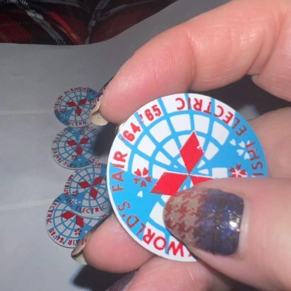 Vintage Set of 7 1964/65 NEW YORK'S WORLD FAIR MITSUBISHI ELECTRIC PINS Blue - Image 7