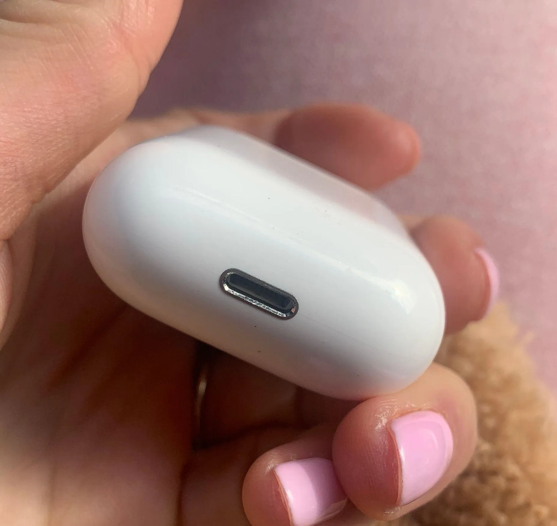 Apple AirPods 2nd Gen With Case - Image 4