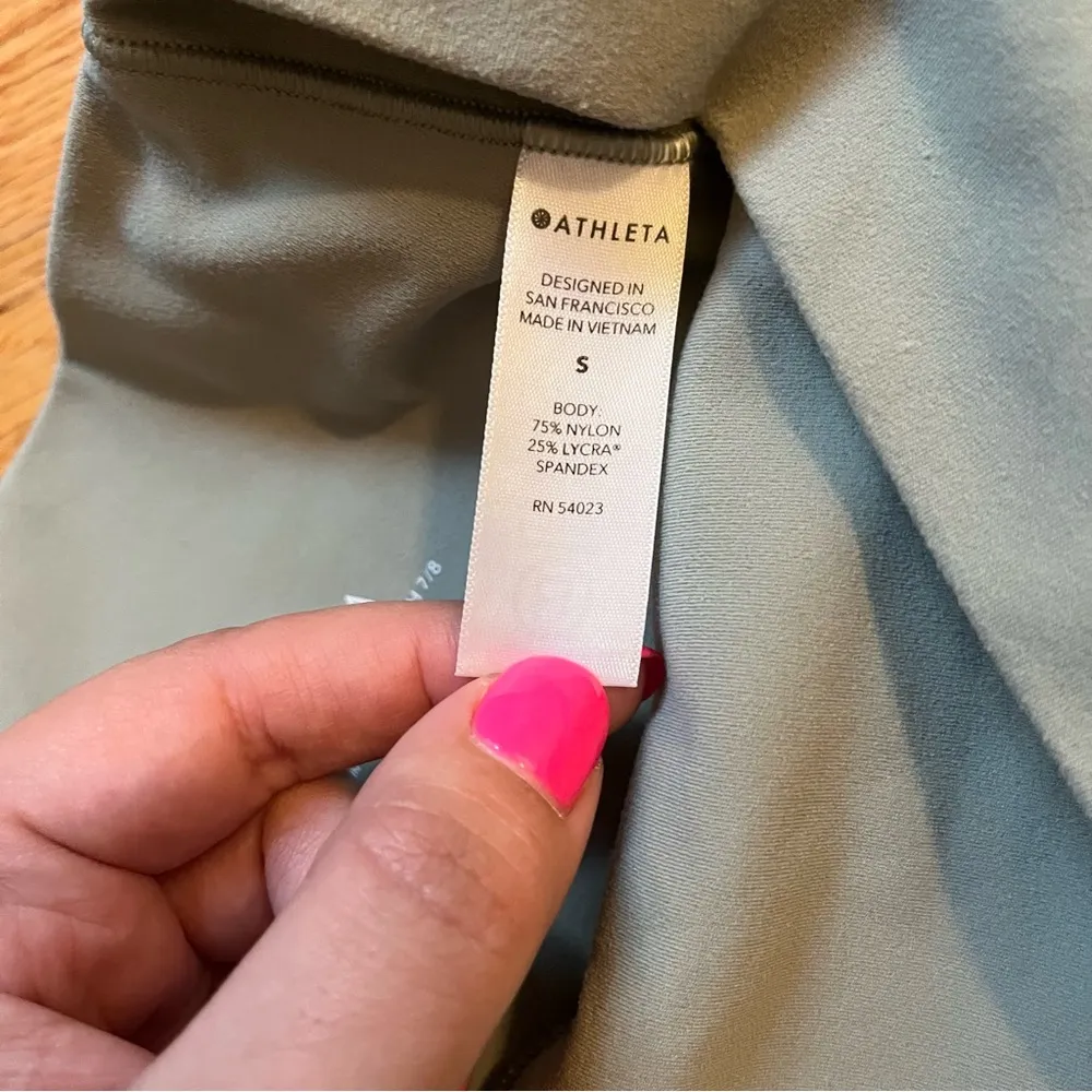 Athleta Salutation Pocket II Cinch 7/8 Tight in Sage Green size small - Image 6