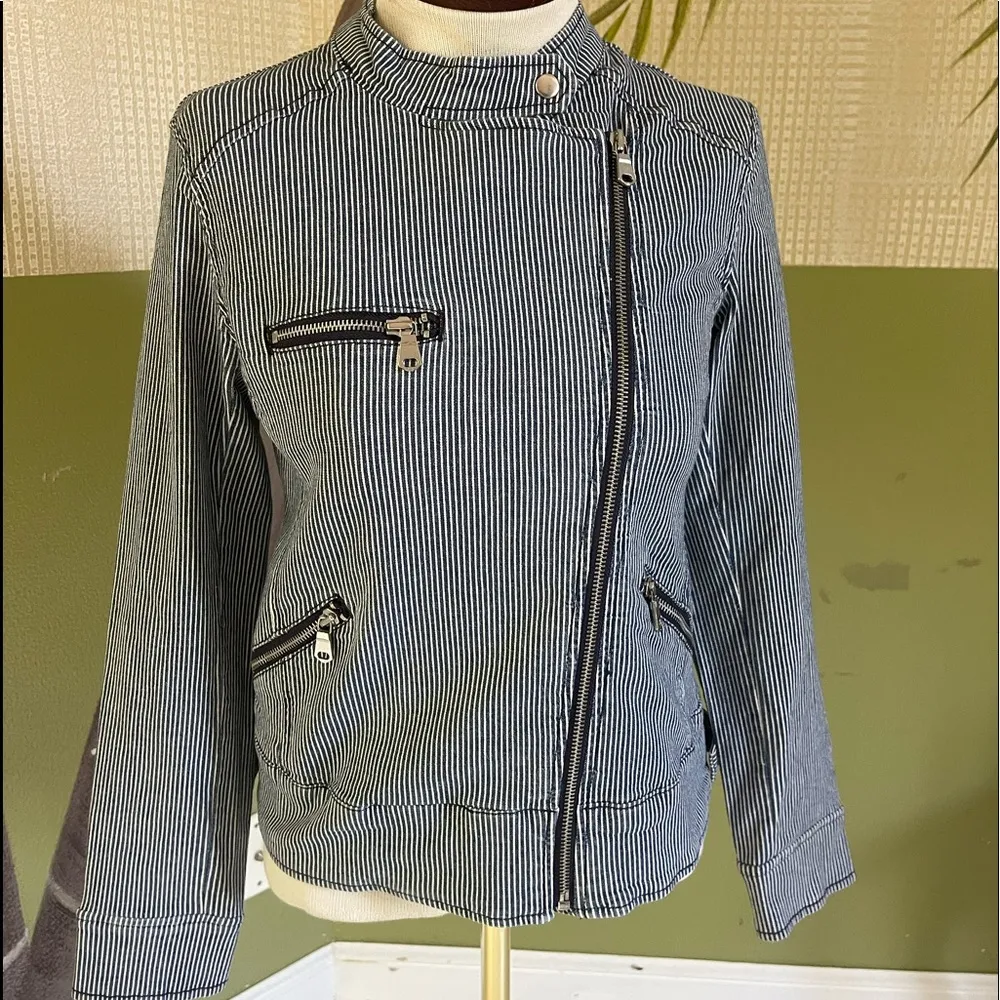 Banana Republic Railroad indigo /white Moto Jean Jacket Size S - Image 2