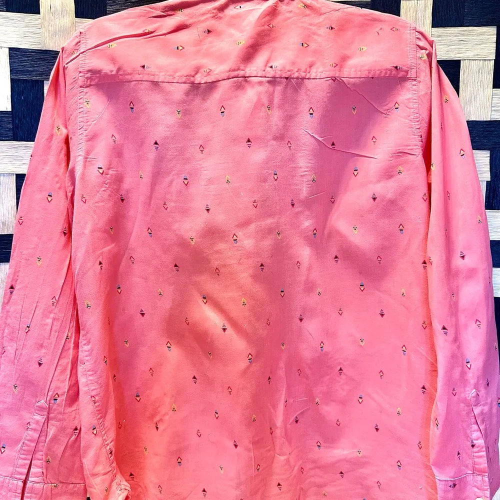 Gap boyfriend fit coupe boyfriend 100% cotton lightweight button down shirt - Image 2