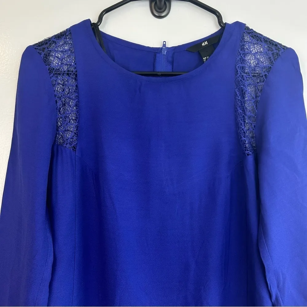 NWT H&M Royal Blue Shift Long Sleeve Dress with Lace Shoulders Size 2 - Image 2