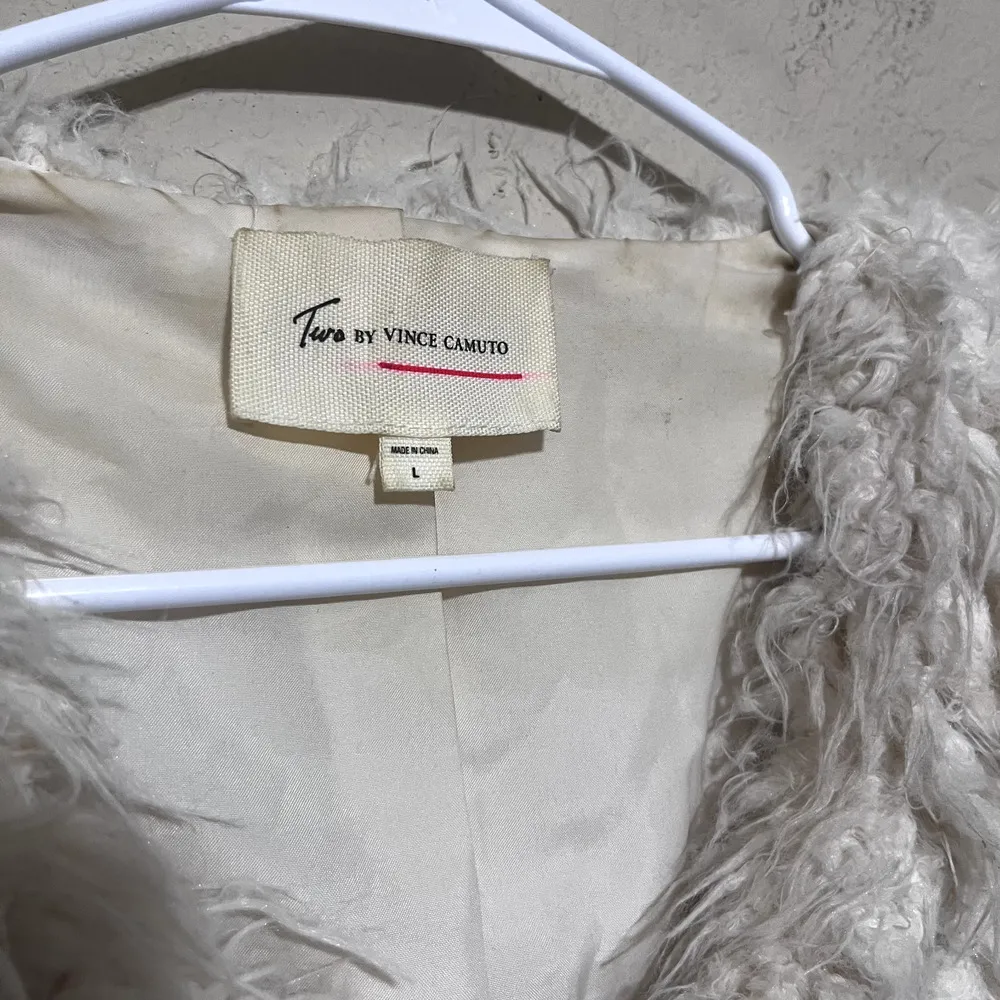Two by Vince Camuto Womens Faux Fur Vest Size L Mob Wife Cream Ivory - Image 2