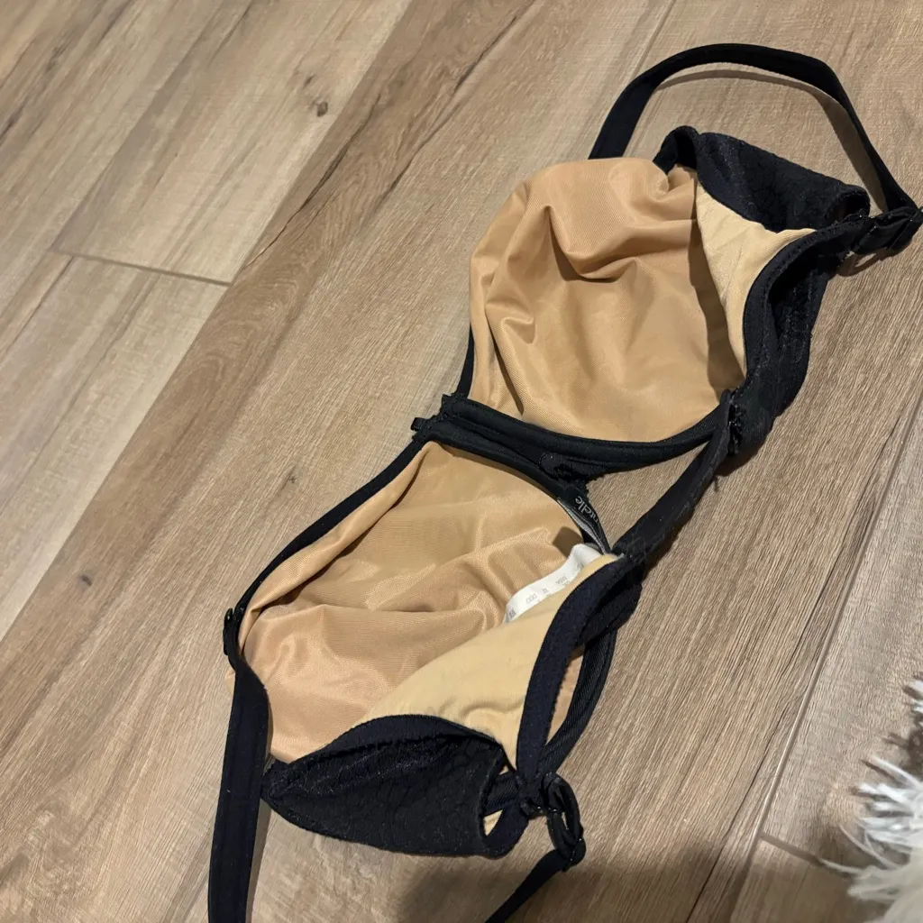 Chantelle C Magnifique Molded Minimizer Underwire Bra Black 32DDD - Image 5