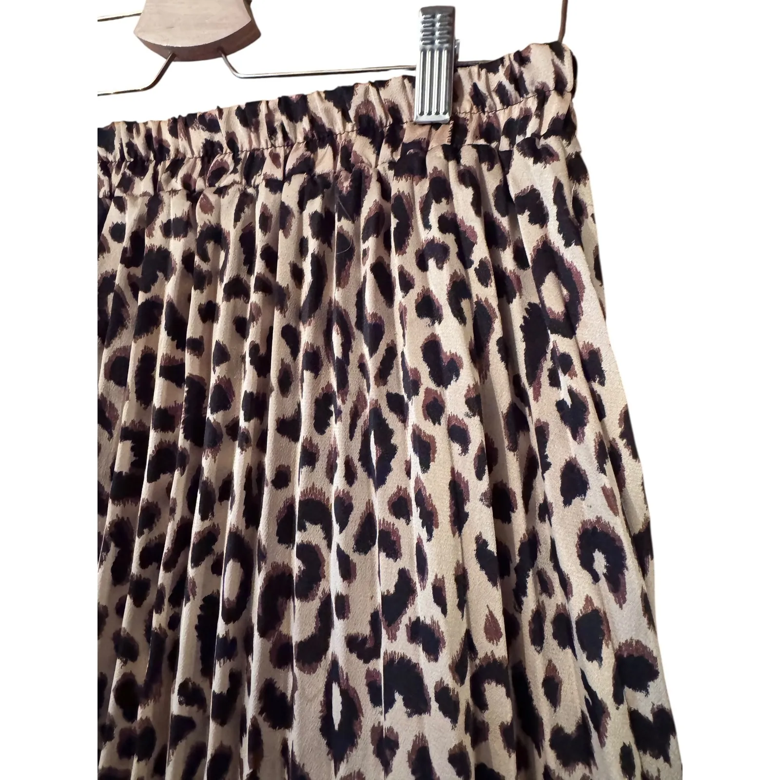 Sadie & Love Leopard Print Midi Skirt Animal Print Elastic Waist Size L Mobwife Tan Size L - Image 4