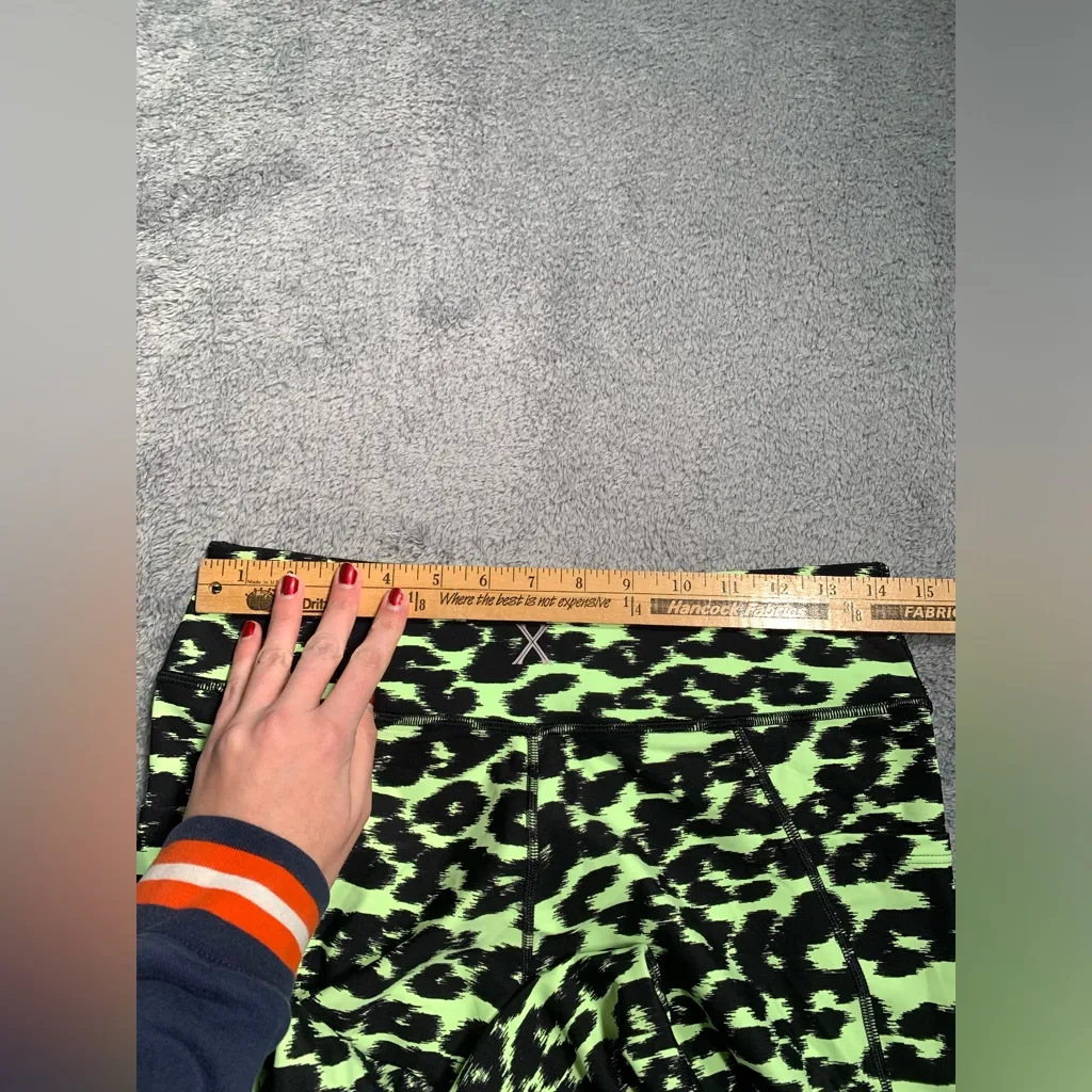 Savage x fenty sport Leopard Print Leggings in Neon Green and Black Size 12 - Image 8