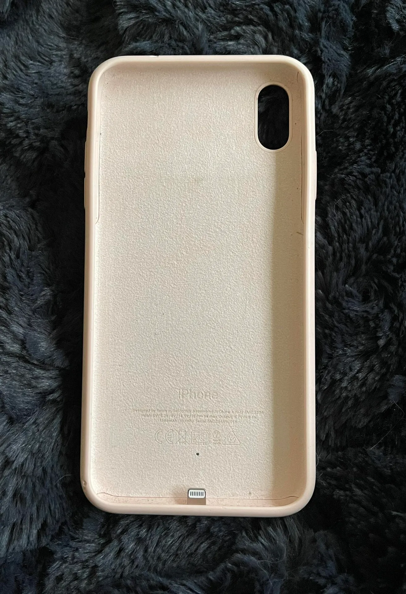 Apple iPhone XS Max Charging Case - Image 2