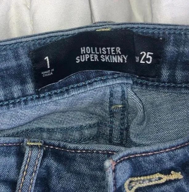 Distressed Jeans - Image 3