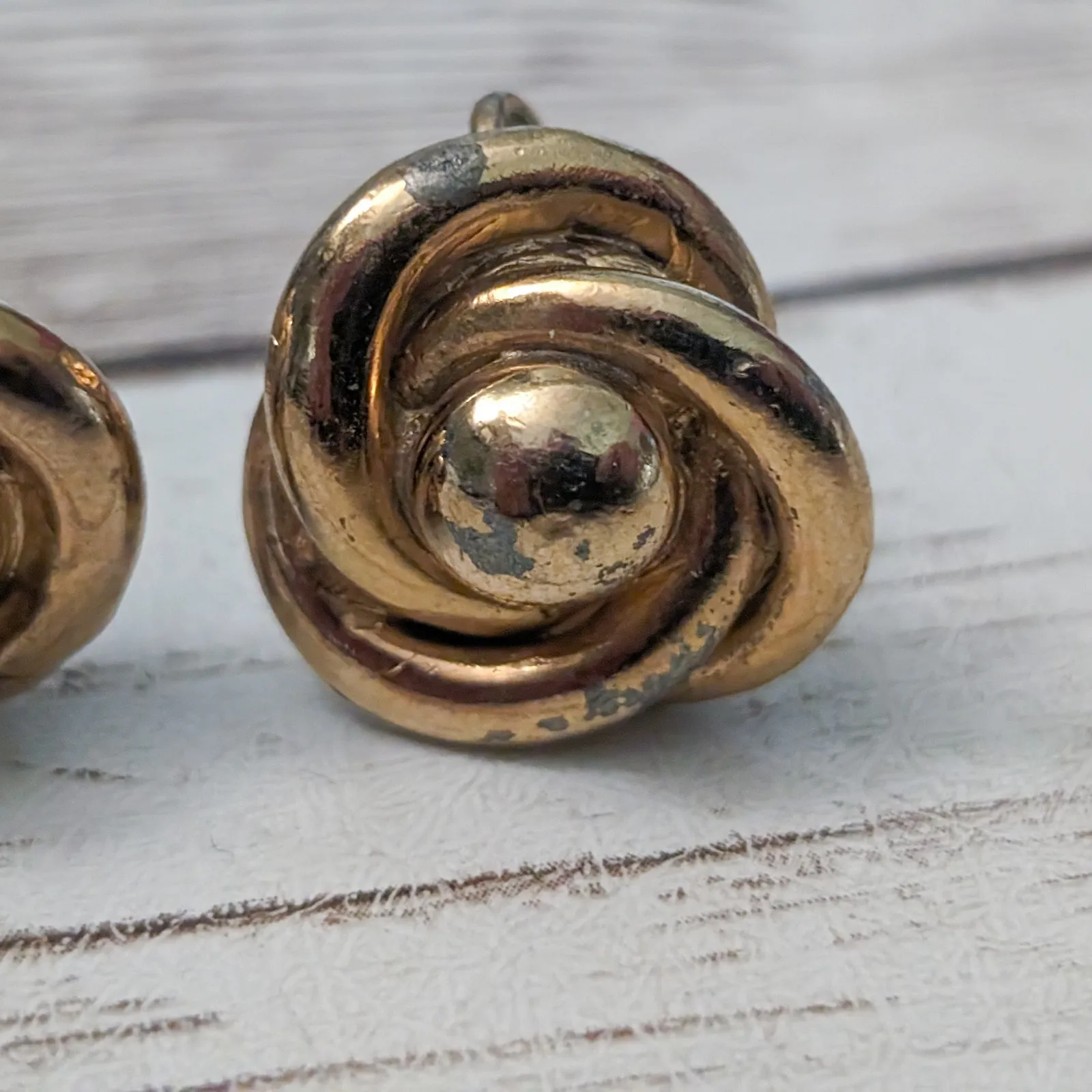 Vintage Screw On Earrings Swirl Like - Image 4