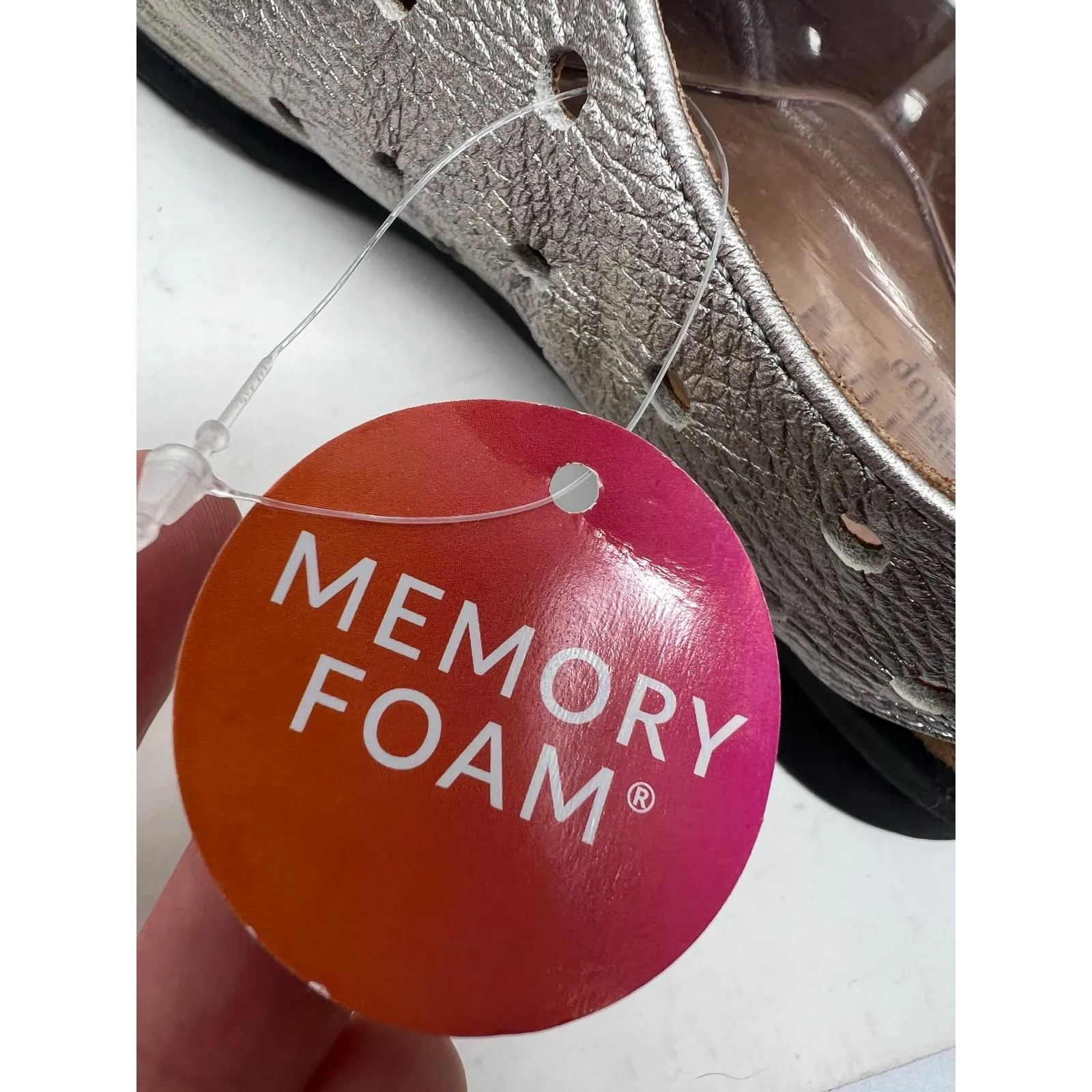 Comfortiva Petal Metallic Silver Cutout Leather Memory Foam Sandals 9 - Image 7