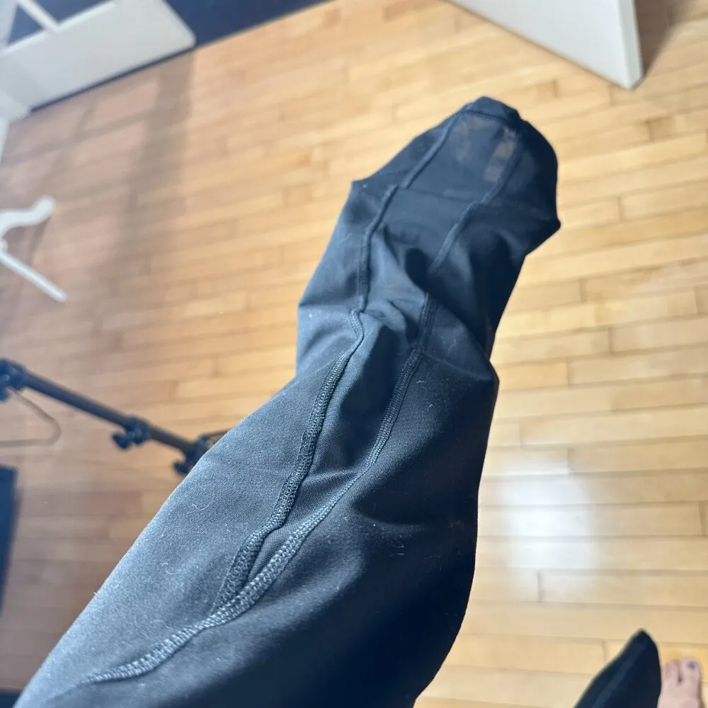 OLD NAVY Active Mesh Detail Go-Dry Black Leggings size XS - Image 7