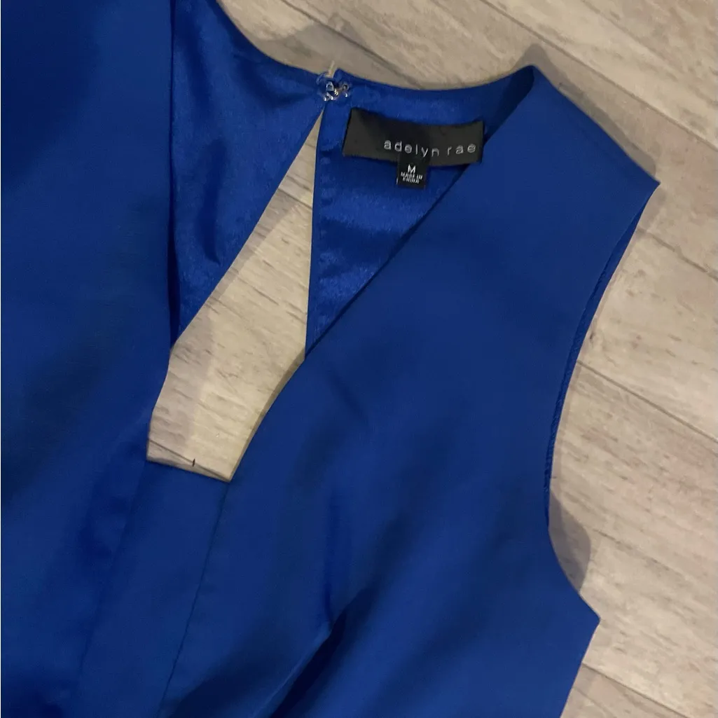 Adelyn Rae blue v neck tapered skirt romper keyhole back medium - Image 4