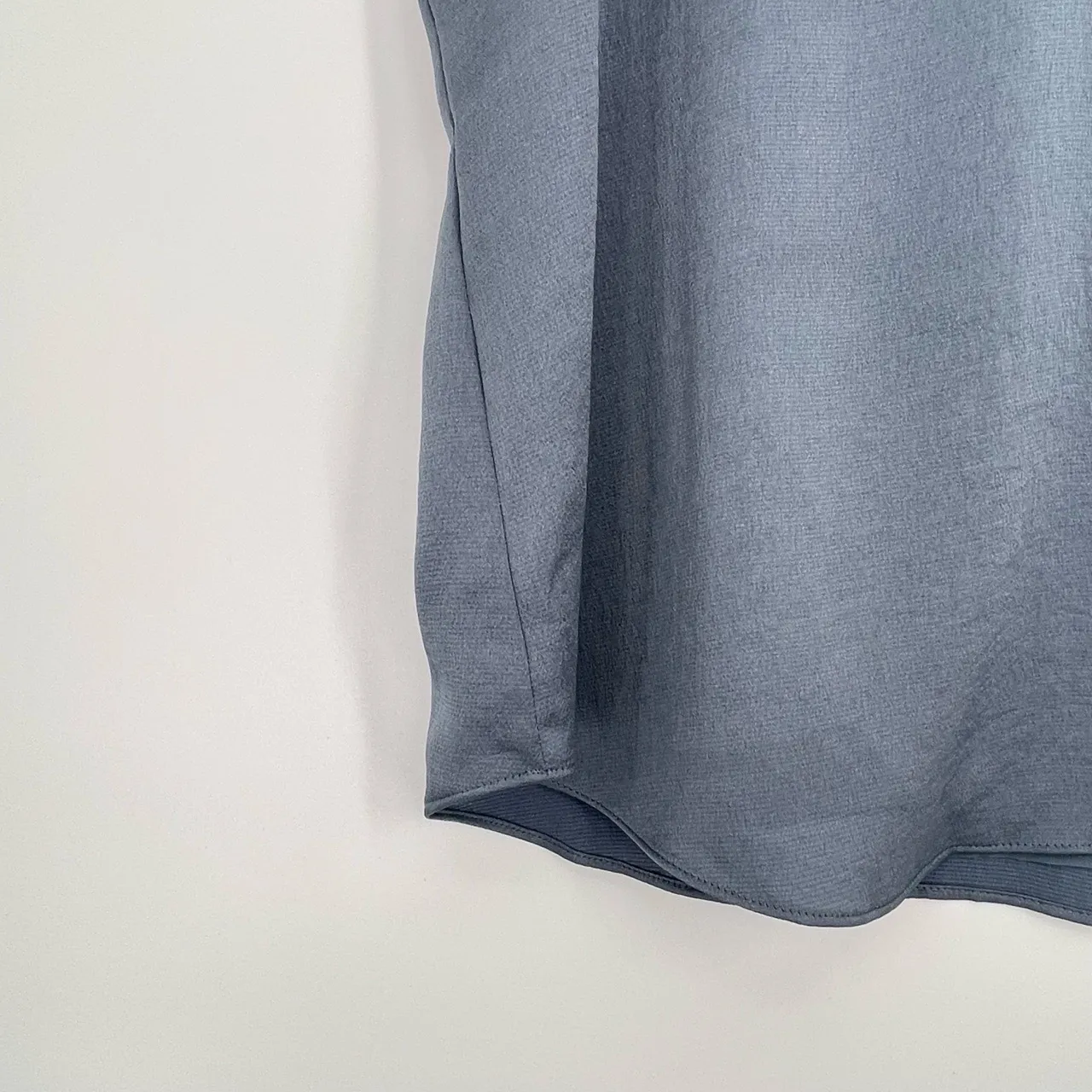 Express Womens Blue Spaghetti Straps V-Neck Classic Camisole Top Size Medium - Image 2