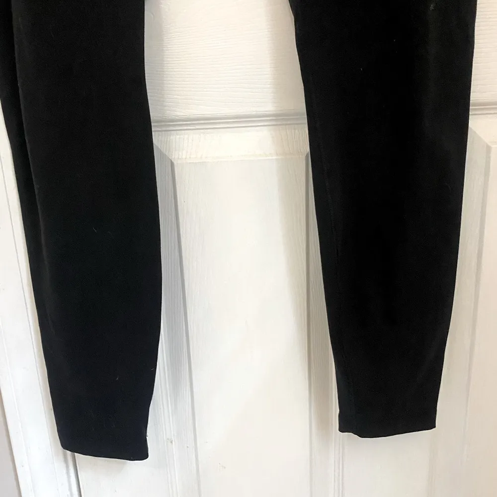 NIKE Women’s Cropped Dri-Fit Leggings with Swoosh in Black - Image 3