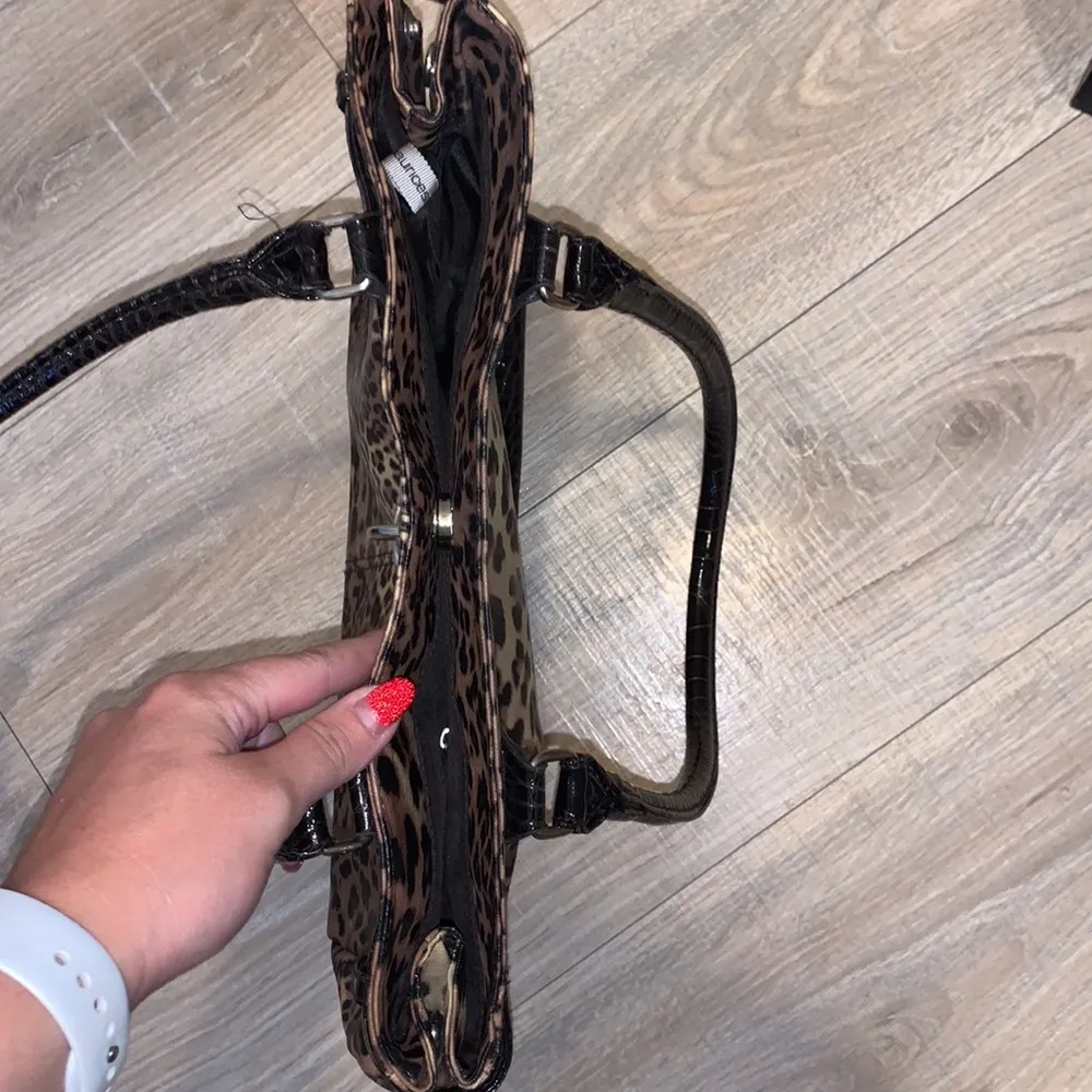 Maurice's  cheetah print faux leather handbag - Image 6