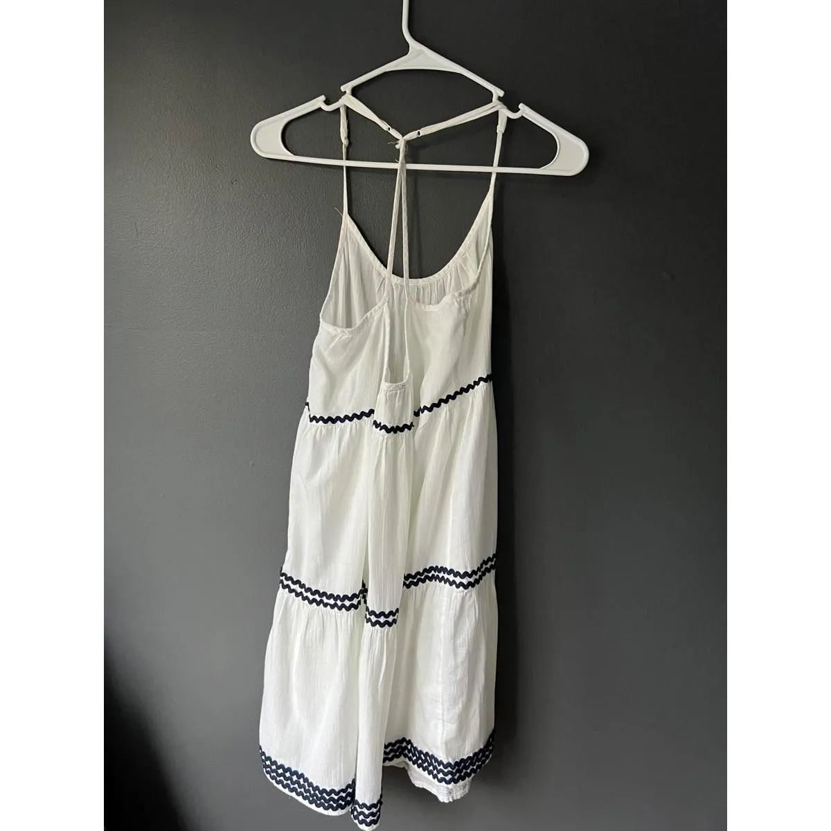 Aerie White Casual Summer Dress with Black Trim - Image 4