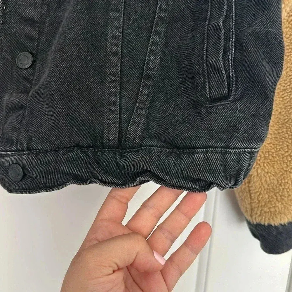 NWT Zara Black Denim Jacket with Sherpa Sleeves Sz M - Image 7