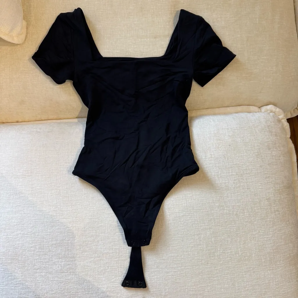Aritzia  Original Contour Squareneck Bodysuit - Image 5