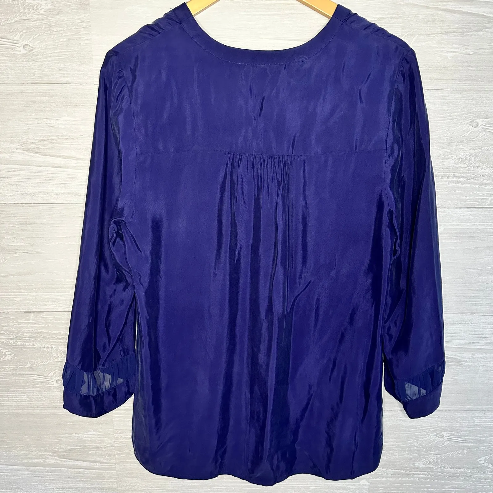Daniel Rainn NWT Navy Blue Satin Medium Super Soft Shine V-Neck Blouse Shirt - Image 5