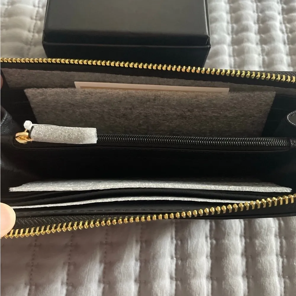 New Michael Kors Wallet Jet Set Travel Large Saffiano Leather Quarter-Zip Wallet - Image 4