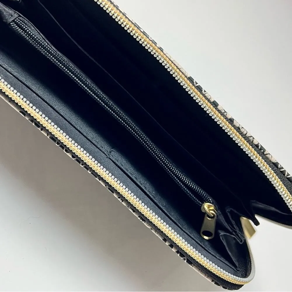 Women's Gray and Black Animal Print Style Purse Wallet - Image 7