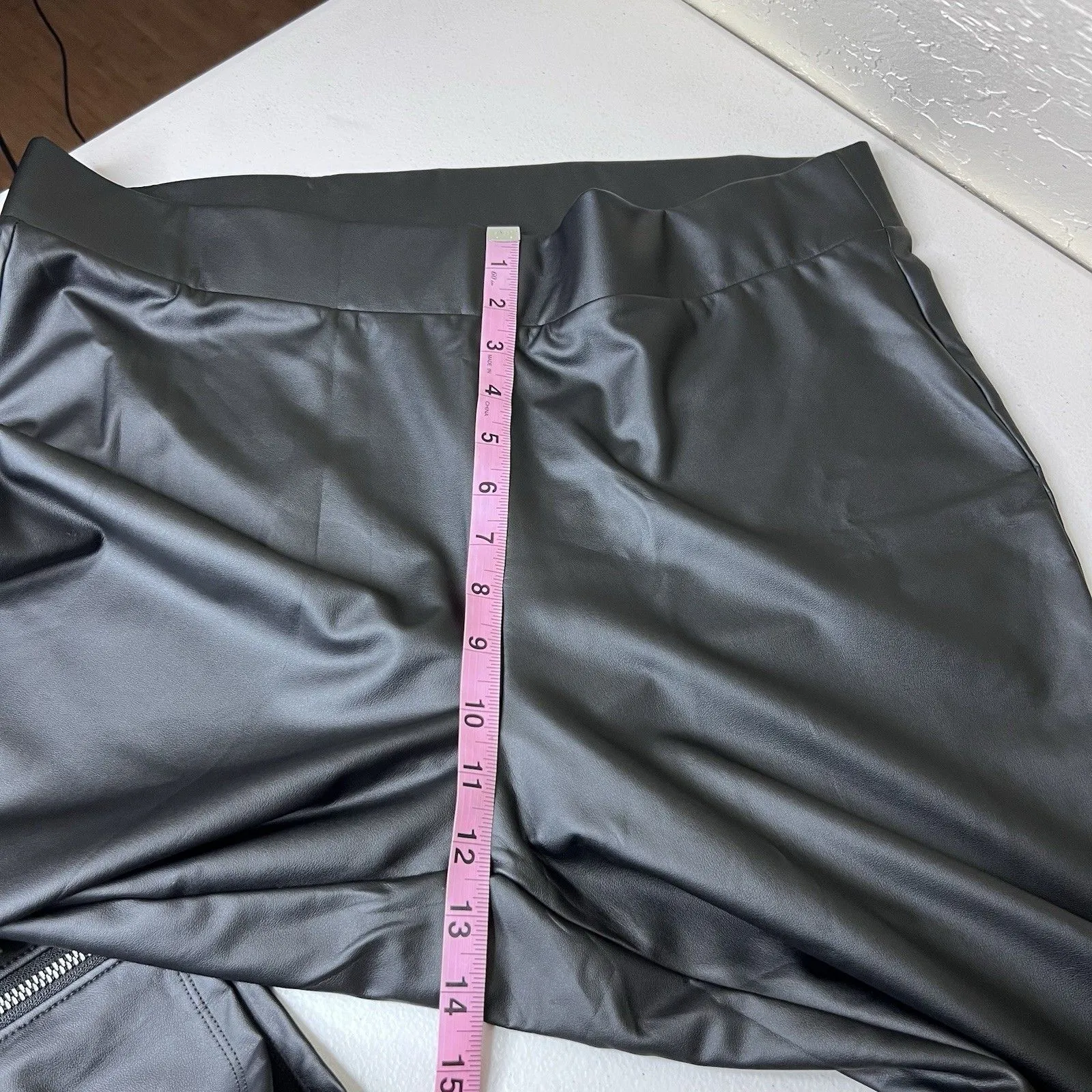 Torrid Leggings Womens 2X Black Faux Leather Crop Signature Waist Ankle Zip 24” - Image 7