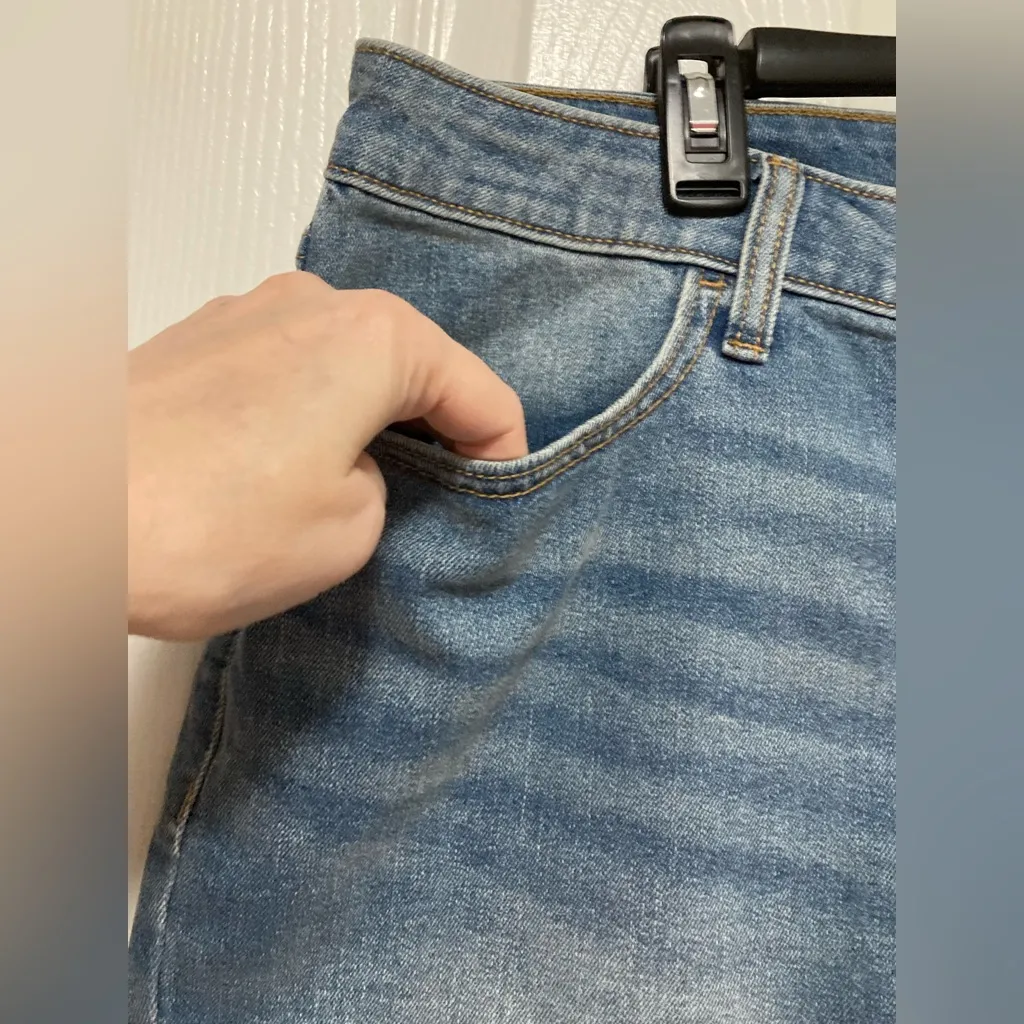 Old Navy Women's New Classic Blue Distressed High Rise Wow Denim Jean Shorts - Image 5