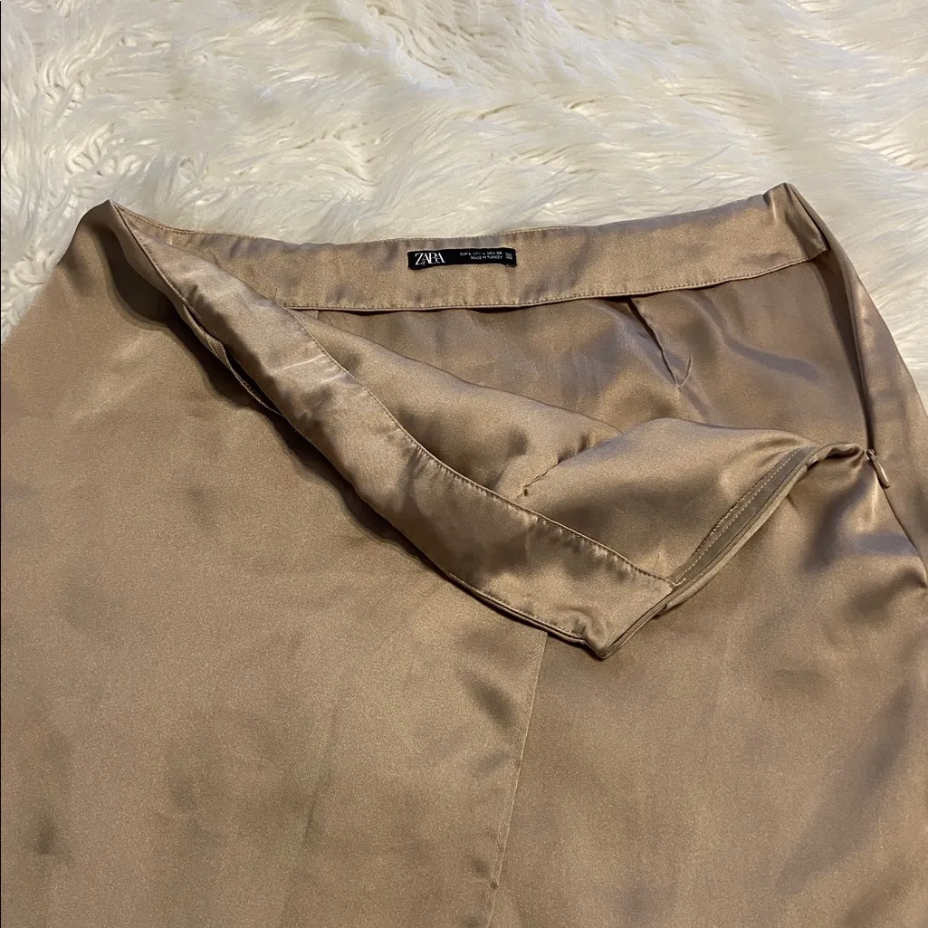 Zara Elegant Maxi  Beige Pencil Skirt length 33” waist 32” zipper side - Image 5