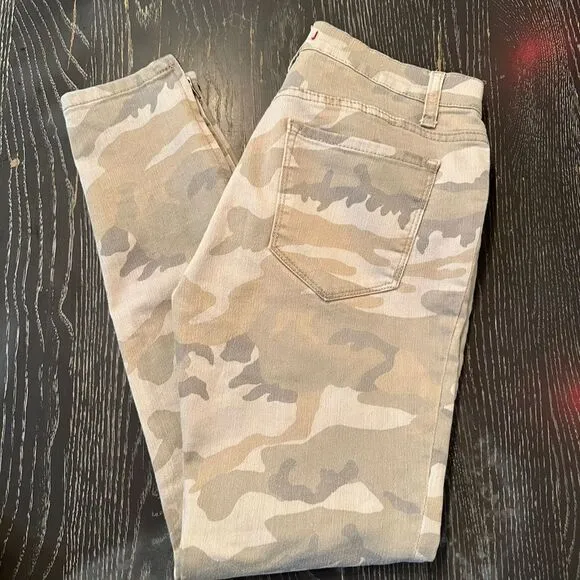 BDG Women's Camouflage Zipper Jeans Green Size 28 Casual Streetwear - Image 2