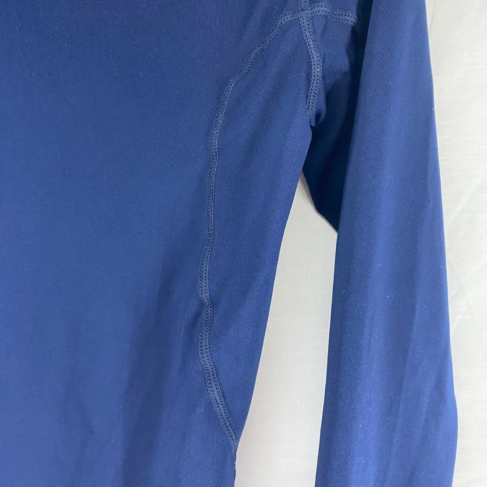 Eastbay Navy blue Woman's Small compression thermal dry fit shirt sz Small - Image 5