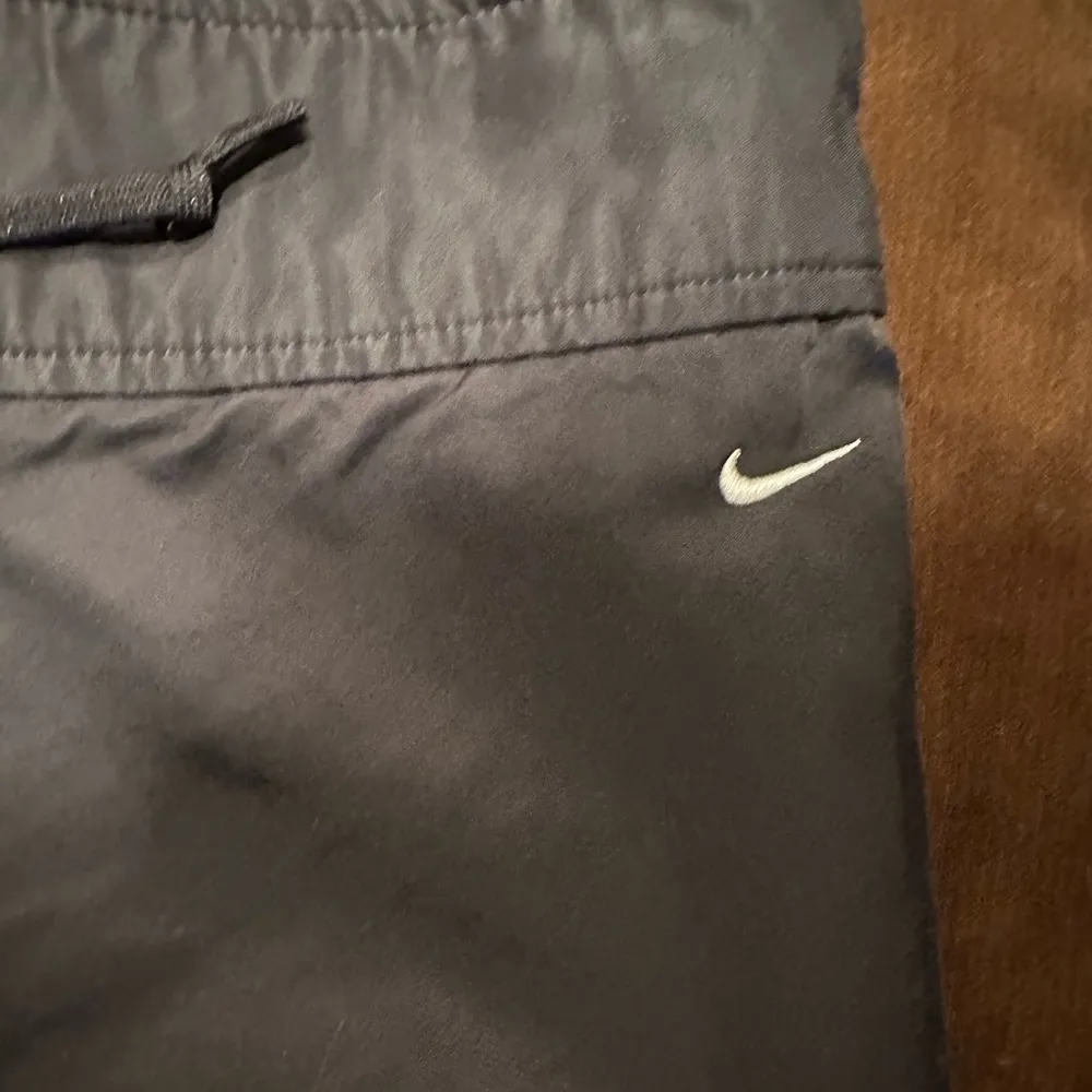 Black & White Track Capri Pants Zip Button Snap & Tie Front Closure Sz 4/6. - Image 4