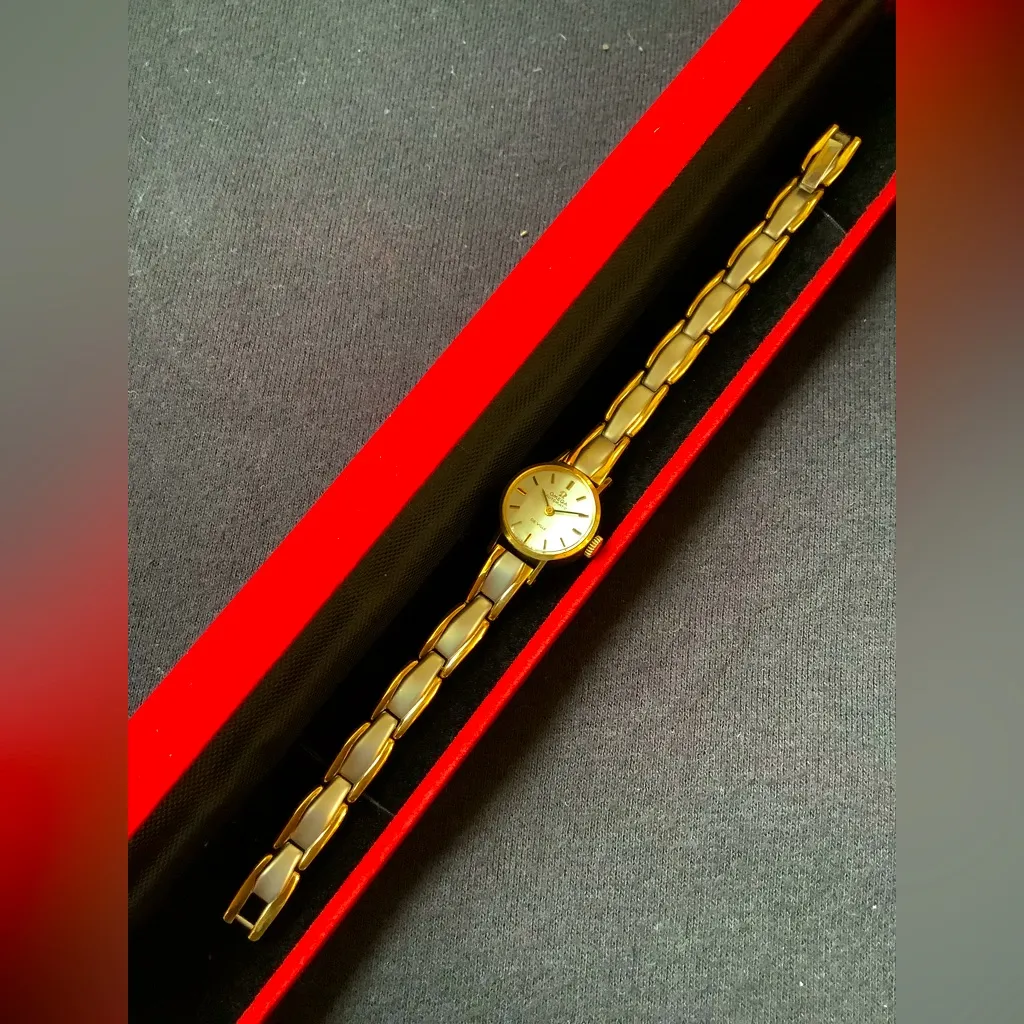 ULTRA CUTE OMEGA AUTOMATIC watch 🔥🔥🔥 Gold - Image 4