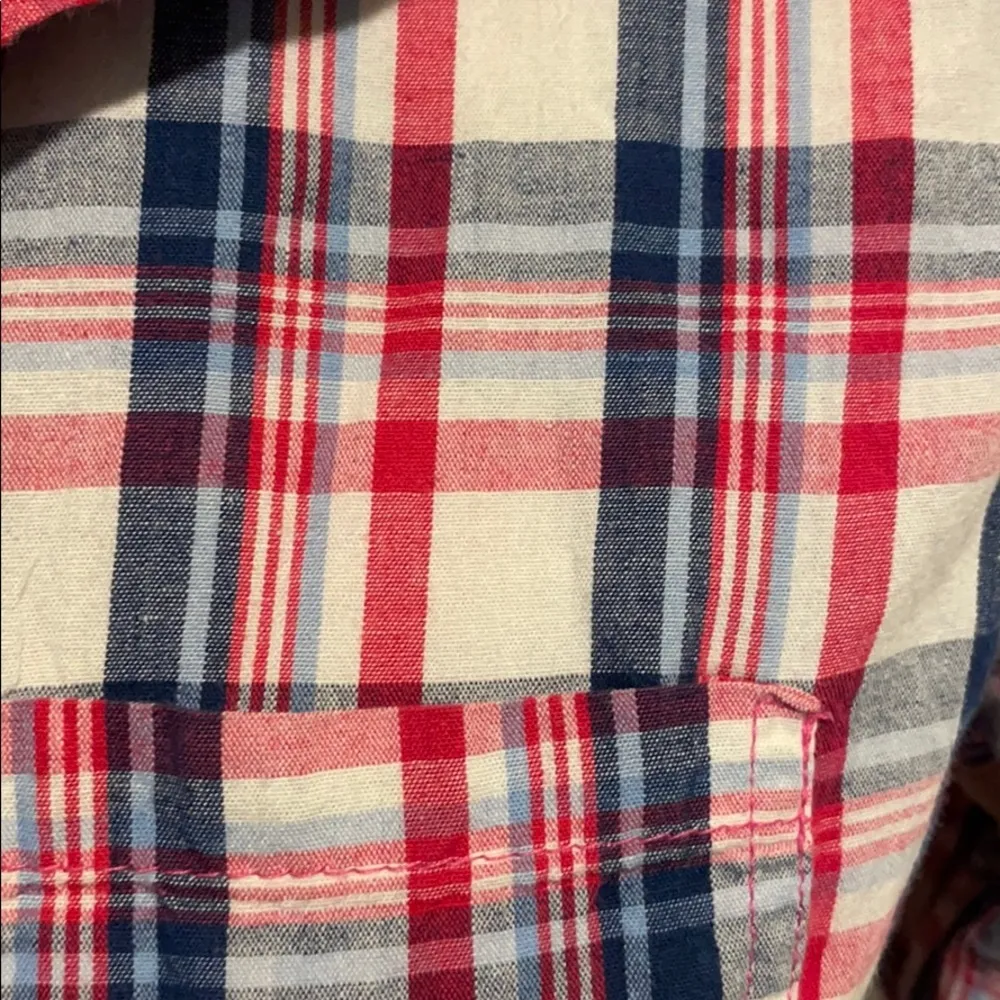 Women’s Active Shirt (missing one button) - Image 2