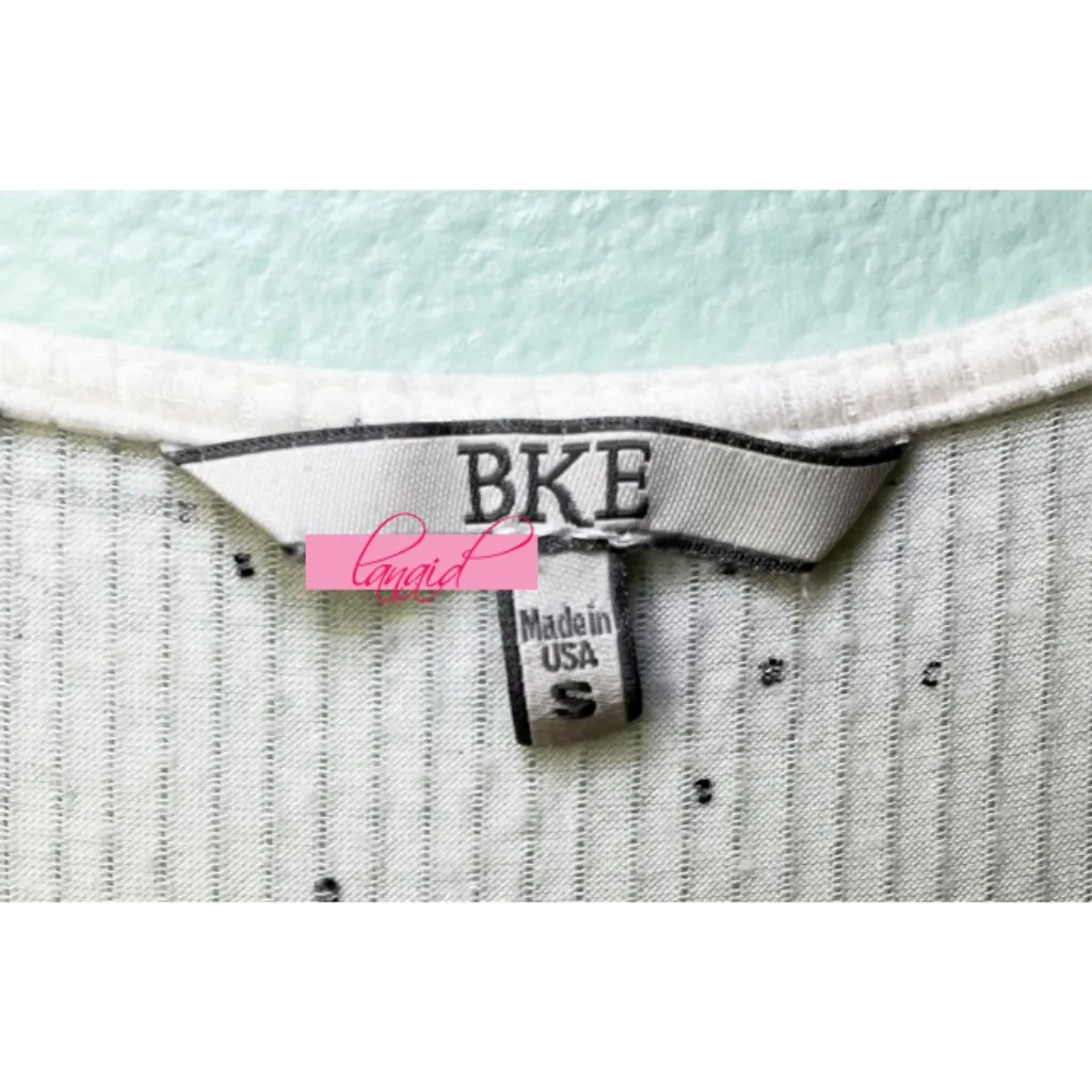 Buckle Lace-Up Cut-Out Sides Ivory Black Speckled Scoop Neck Short Sleeve Ribbed - Image 5