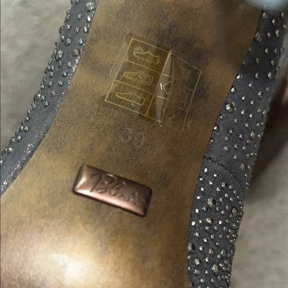 Elle Women's Gray Studded Heels - Image 4