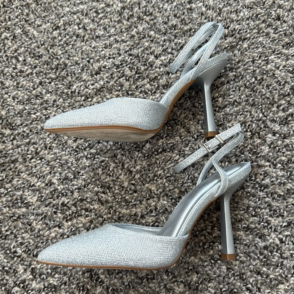 Dream Paris Dream Pairs Silver Pointed Toe Heels - Image 4