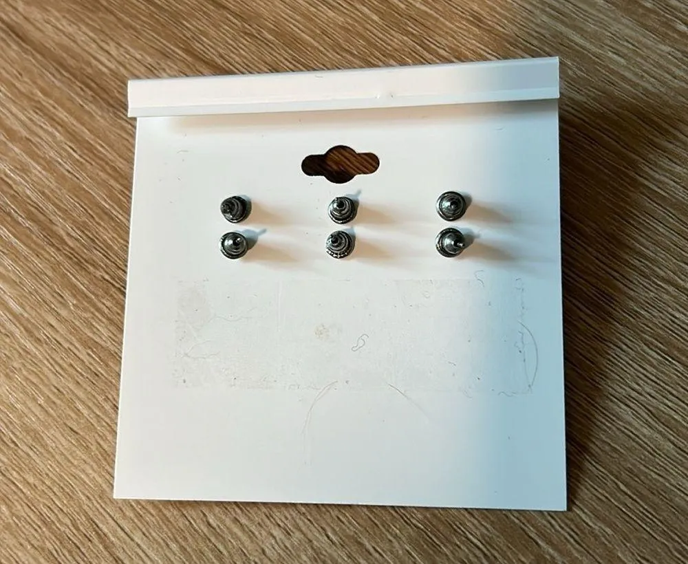 Apt 9 earring set - Image 2