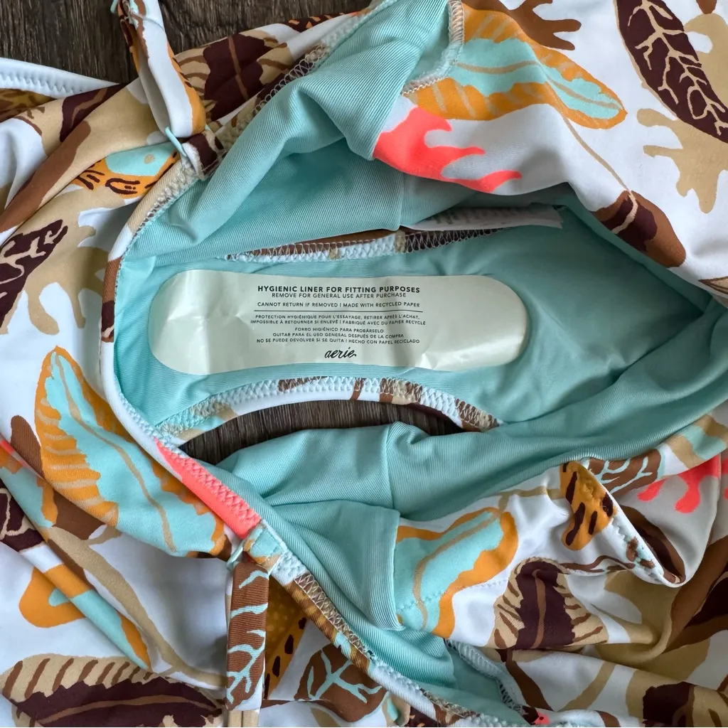 NEW Aerie Twist Front Floral Leaf Cut Out One Piece Swimsuit Size Small - Image 9