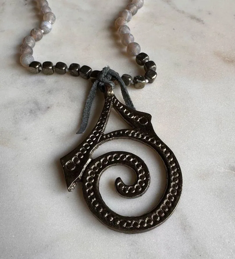 Boutique Handmade Beaded Metal Pendant Necklace 20” - Image 4